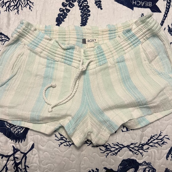 Roxy Shorts - Picture 1 of 4